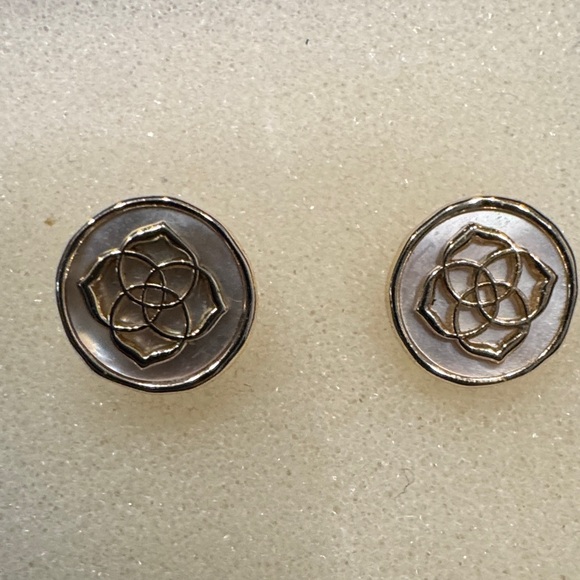 Kendra Scott Silver and Gold Floral Stud Earrings - Picture 4 of 4